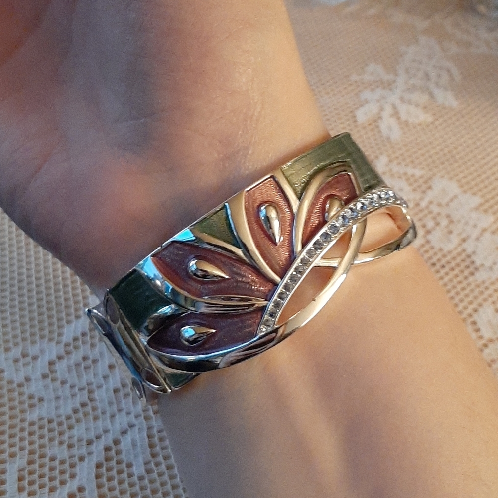 Hand Painted Bracelet - Picture 2 of 5